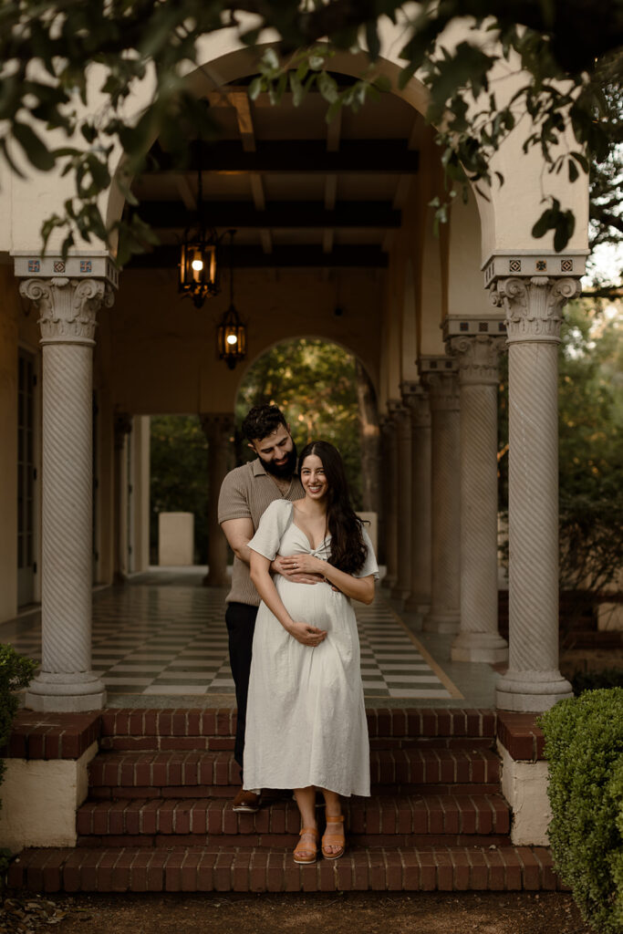 maternity photo at Landa Library in San Antonio